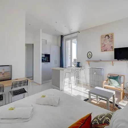 Immogroom - Bourgeois Building - Quiet - Parking - Sea View