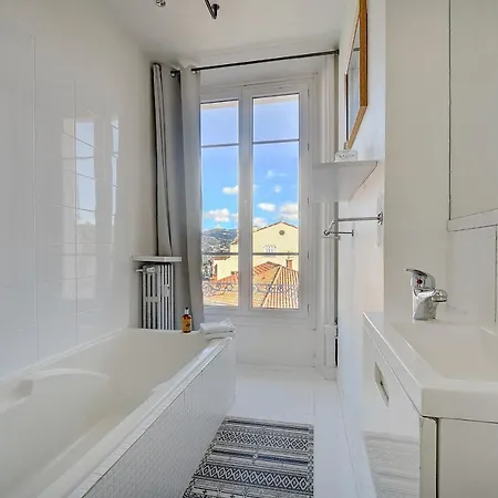 Immogroom - Bourgeois Building - Quiet - Parking - Sea View Appartement *